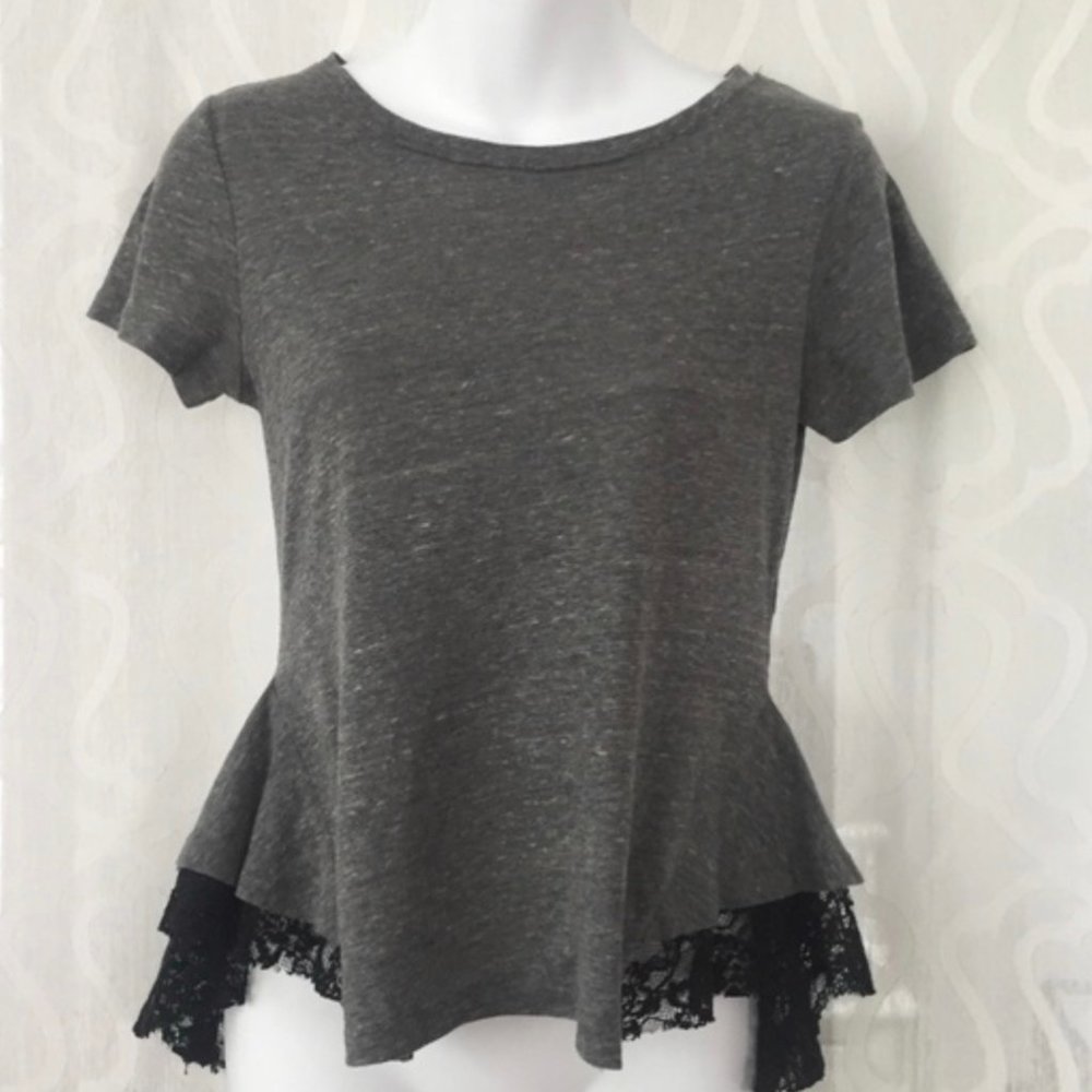 ✨Free People Gray Lace Trim Peplum Top Size Small✨